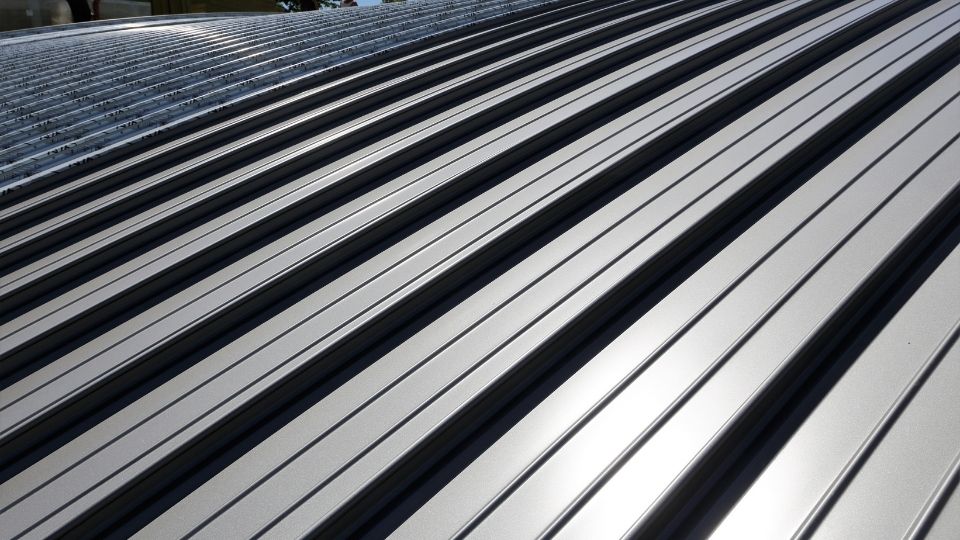 5 Surprising Reasons Homeowners Are Actually Choosing Metal Roofs in 2025