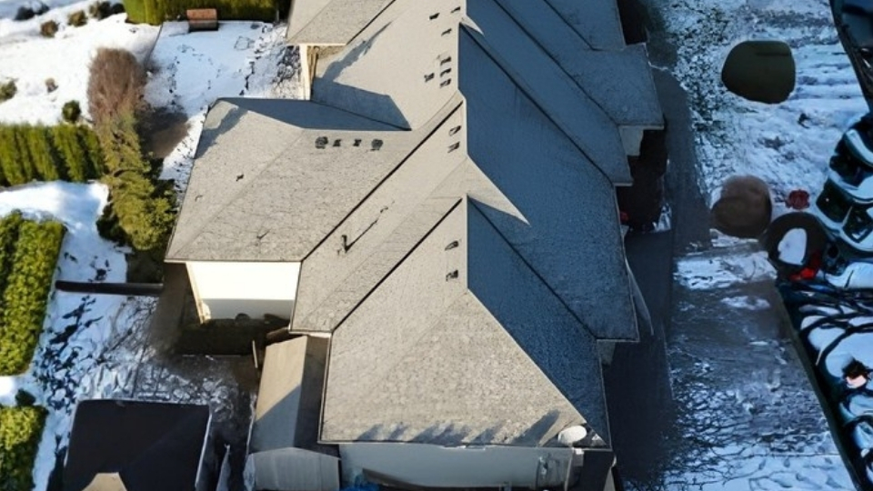 winter roofing maintenance